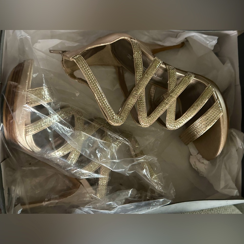 NWT Michael Shannon Lexie Gold Heels! Sz 8